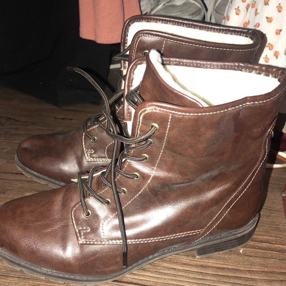 Sporto Boots Size 9